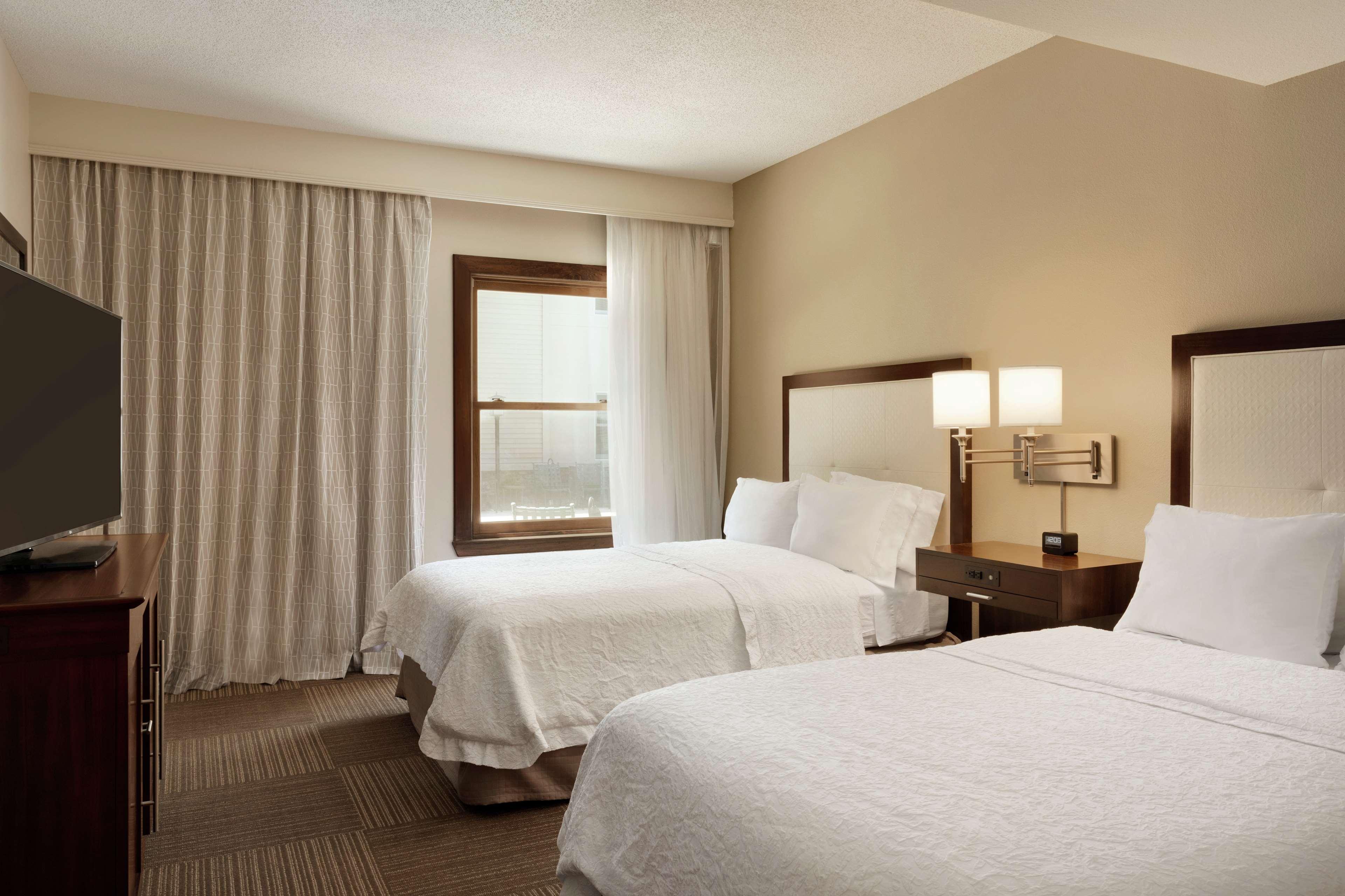 Hampton Inn And Suites Springdale Exterior photo