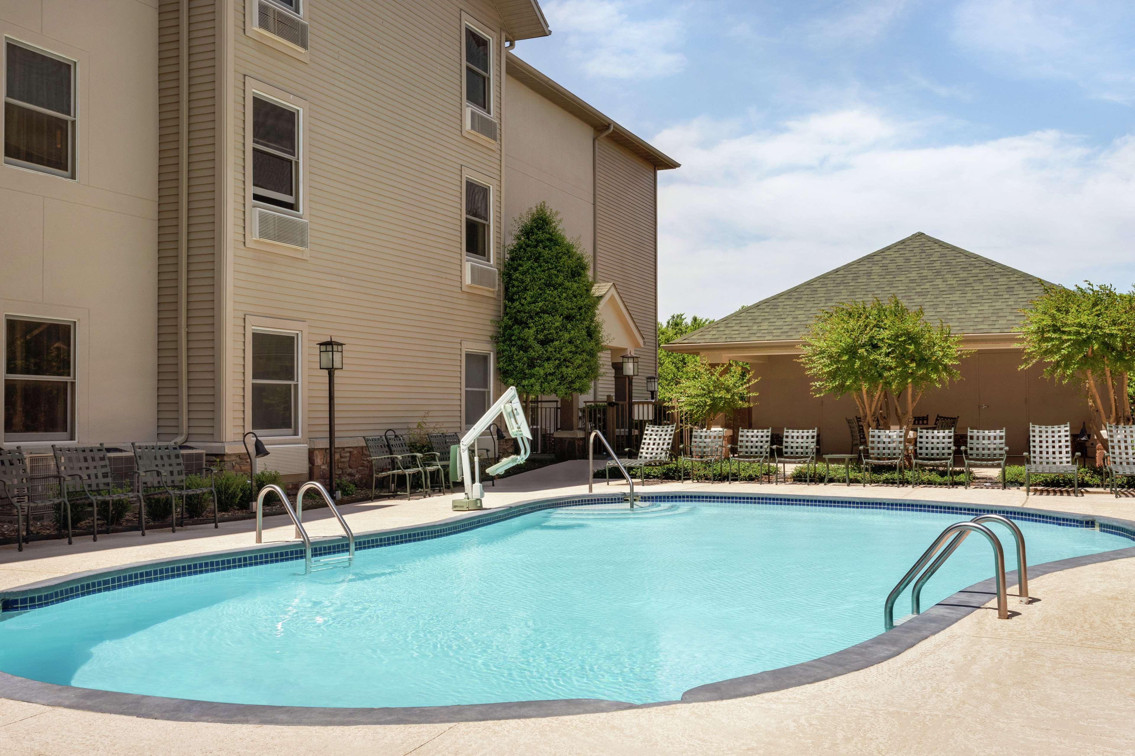 Hampton Inn And Suites Springdale Exterior photo