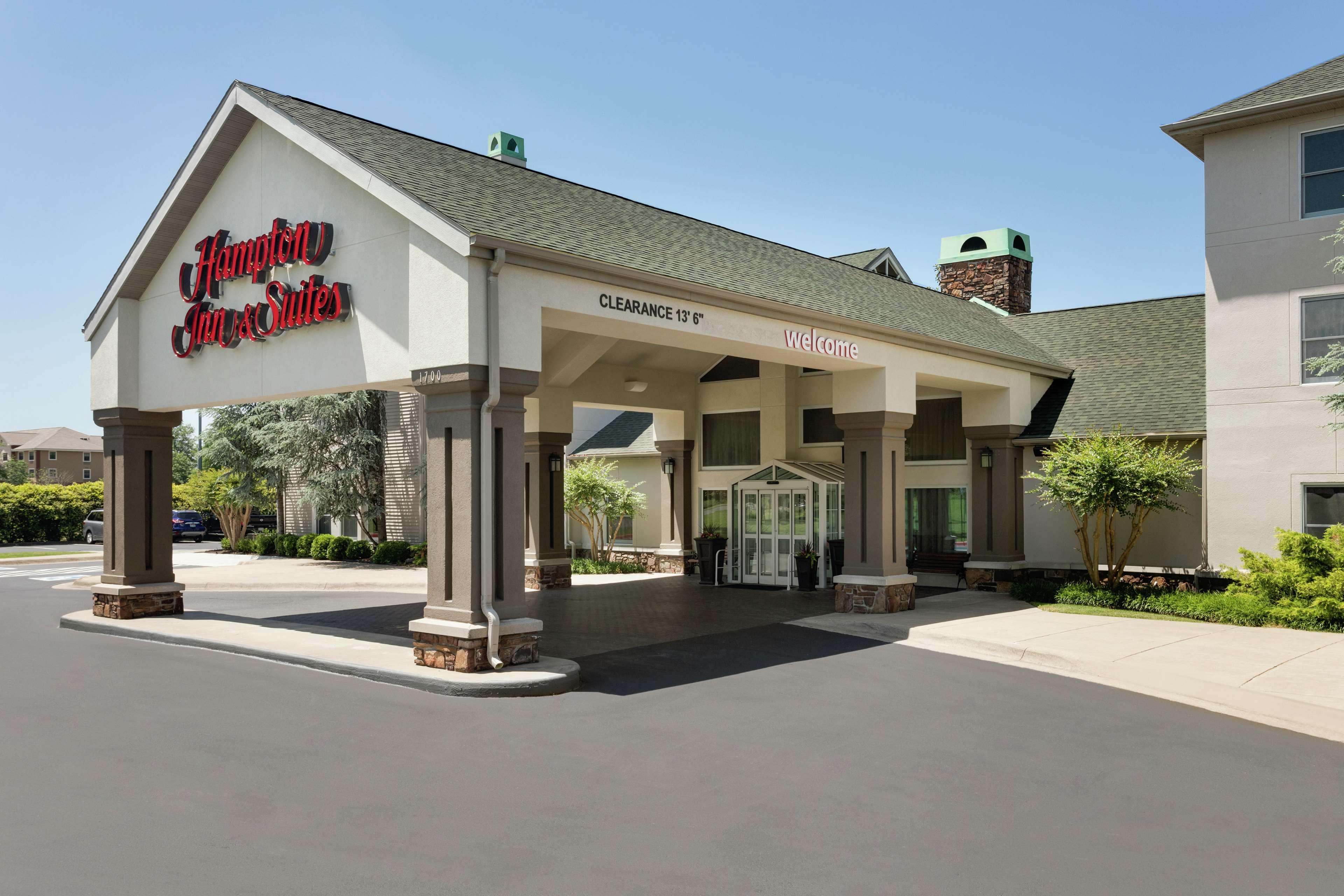 Hampton Inn And Suites Springdale Exterior photo
