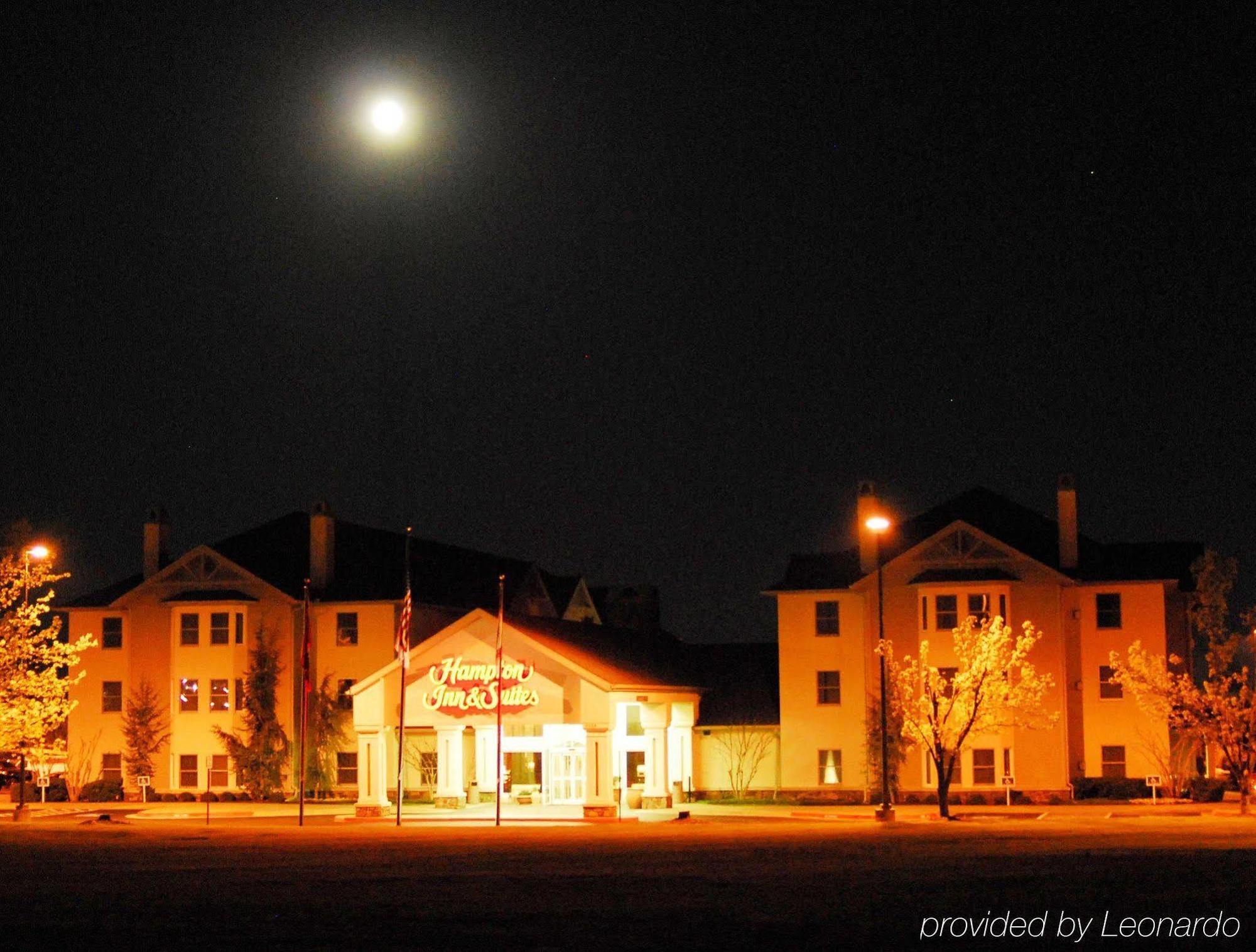 Hampton Inn And Suites Springdale Exterior photo