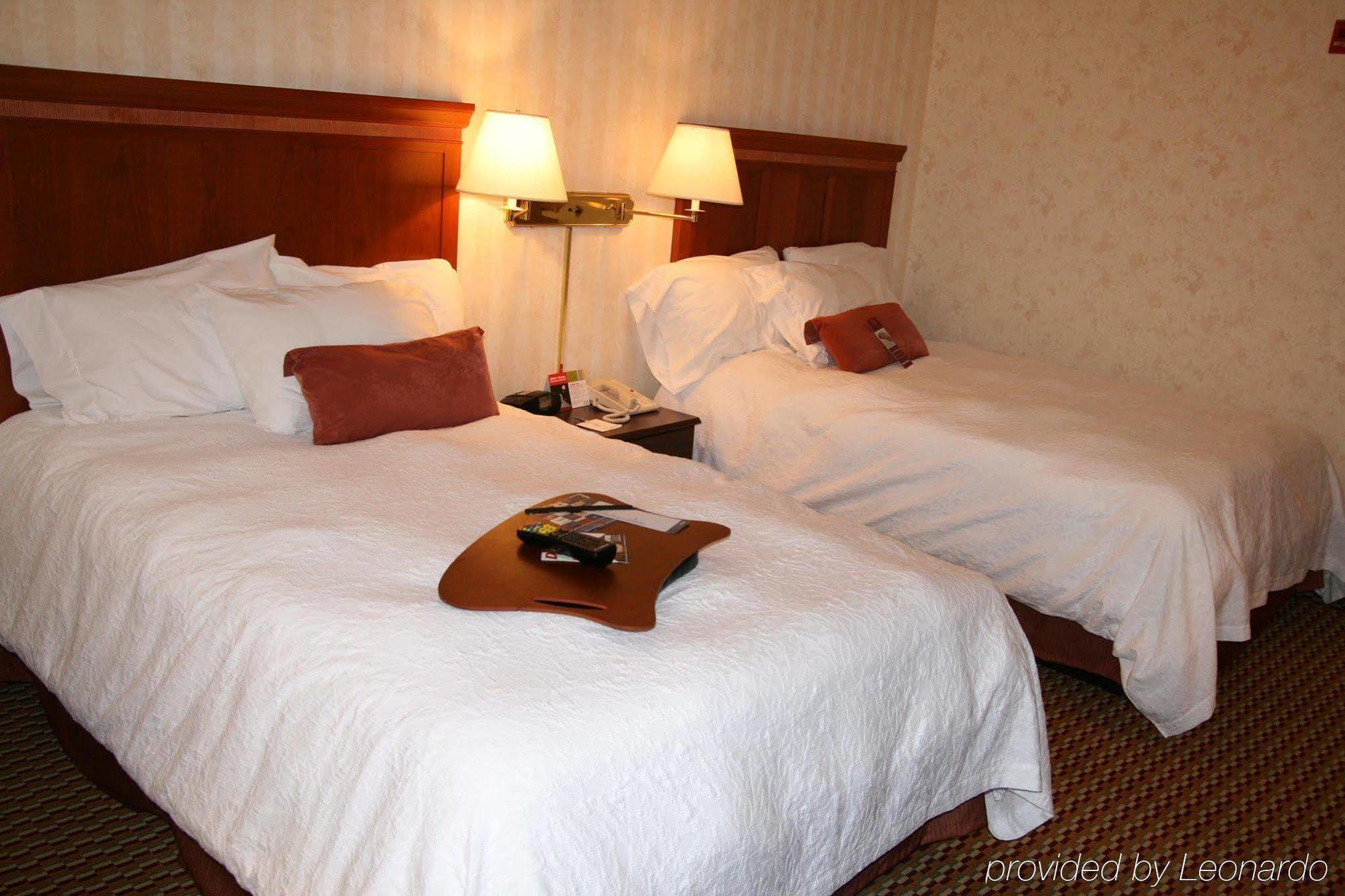 Hampton Inn And Suites Springdale Room photo